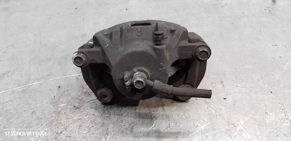 PINÇA TRAVÃO FRONTAL DIREITA KIA CARENS IV 2017 -58190A4A17 - 3