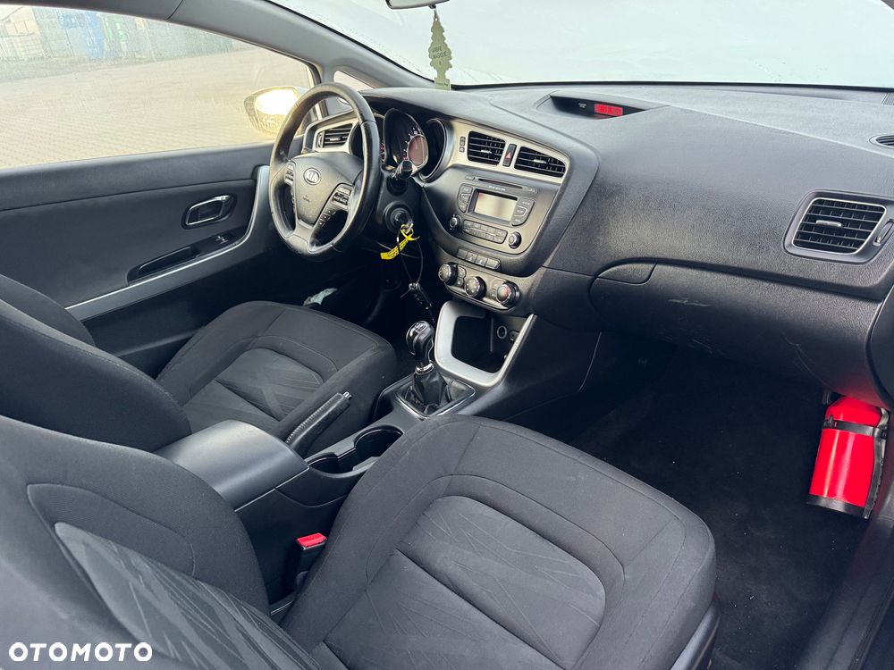 Kia ProCeed 1.4 L - 9