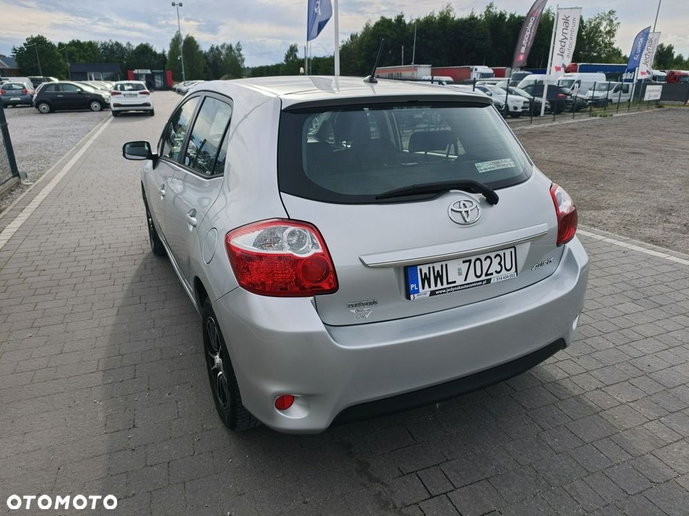 Toyota Auris - 15