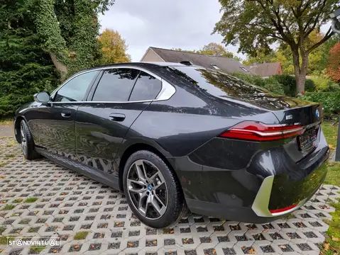 BMW i5 eDrive40 Edição Desportiva M - 14