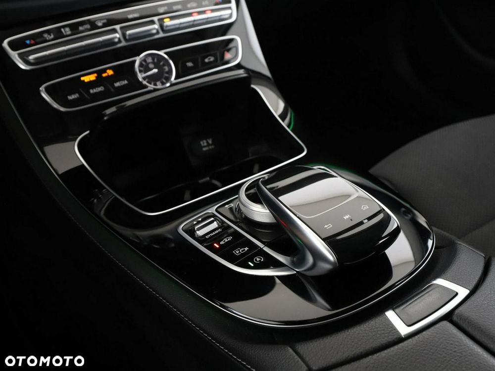 Mercedes-Benz Klasa E 220 d 4-Matic All-Terrain Avantgarde - 30