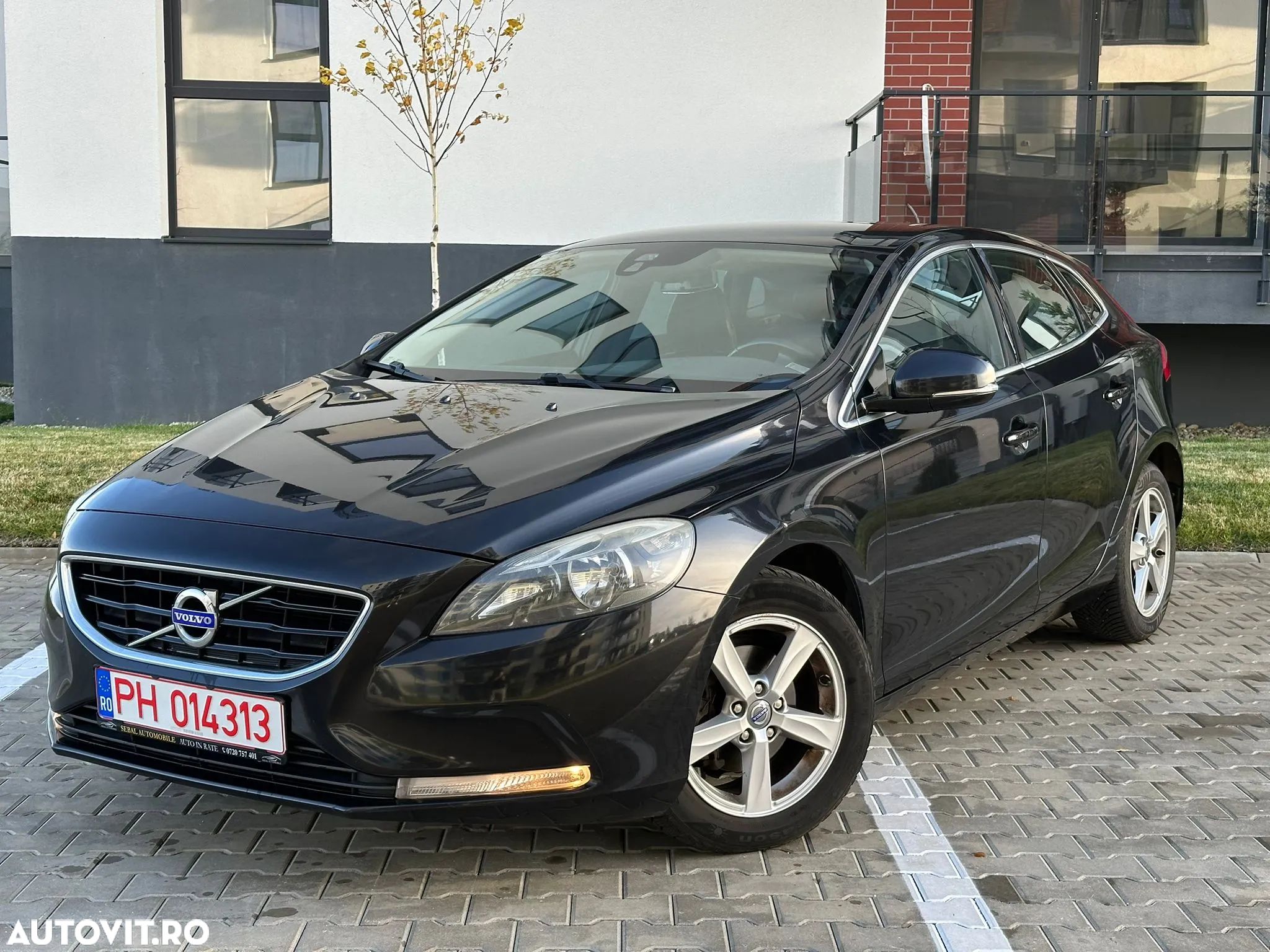 Volvo V60 D2 ECO Start-Stop Momentum - 1