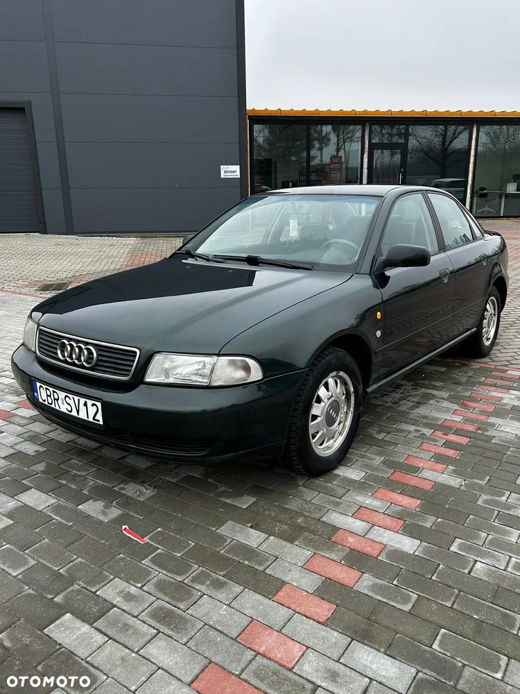 Audi A4 Limousine - 1