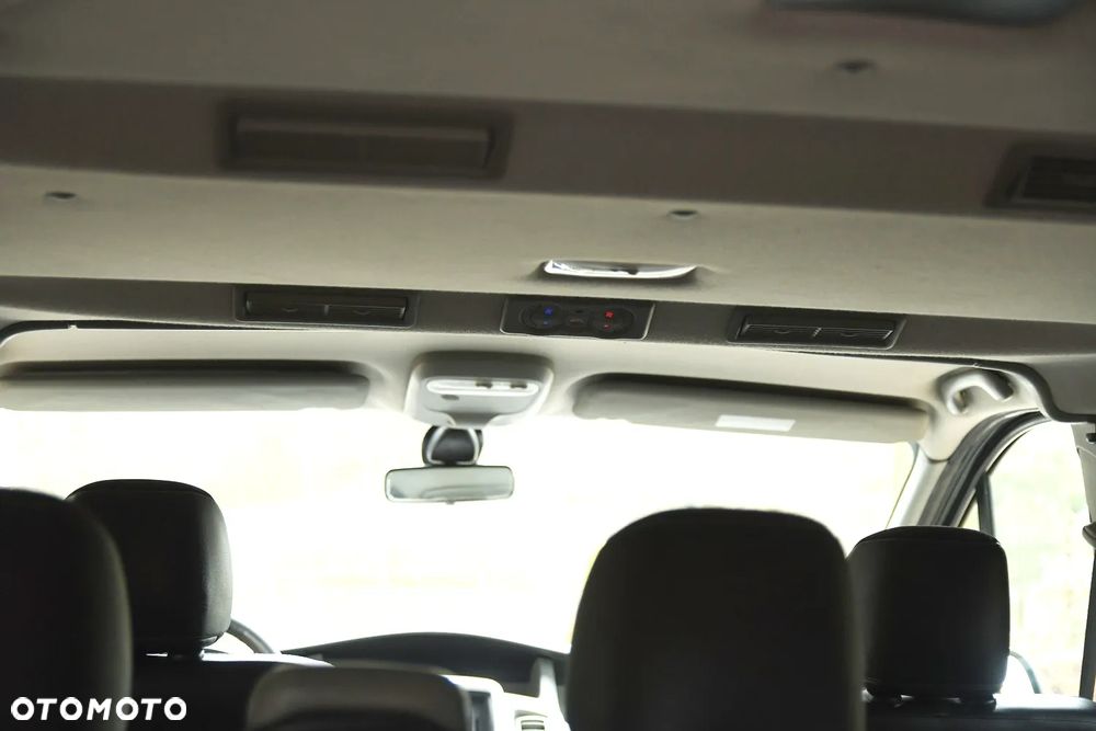 Renault Trafic Grand Passenger Black Edition - 31