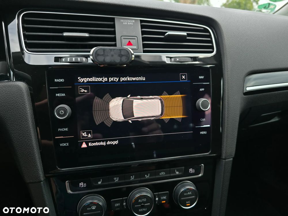 Volkswagen Golf 2.0 TDI SCR DSG Highline - 23
