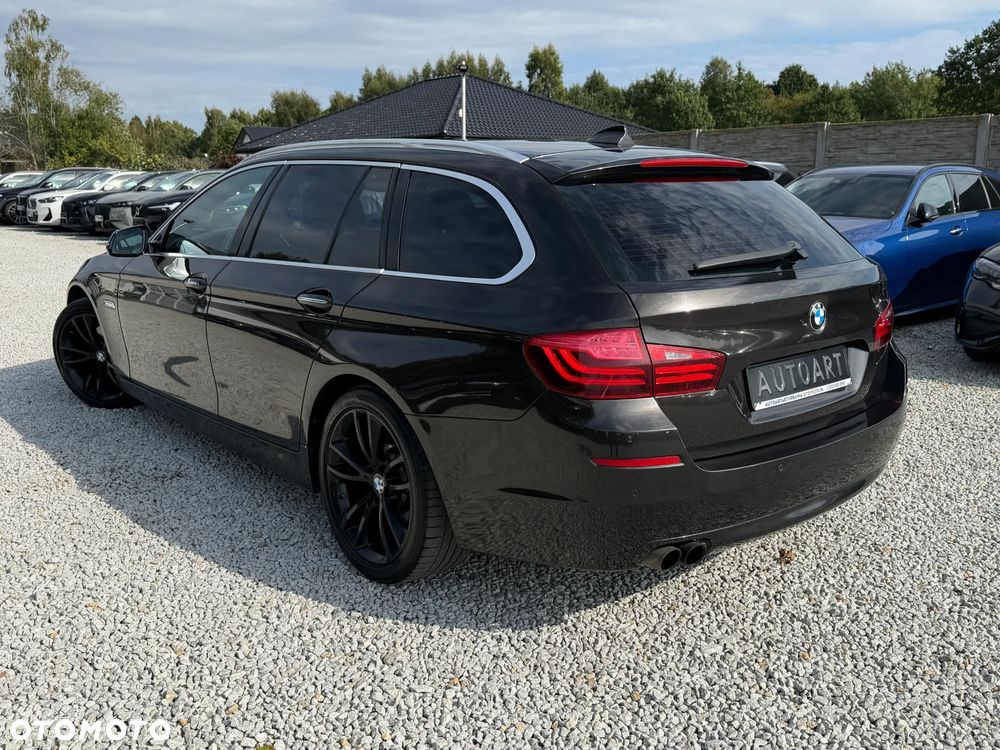 BMW Seria 5 520d xDrive - 12