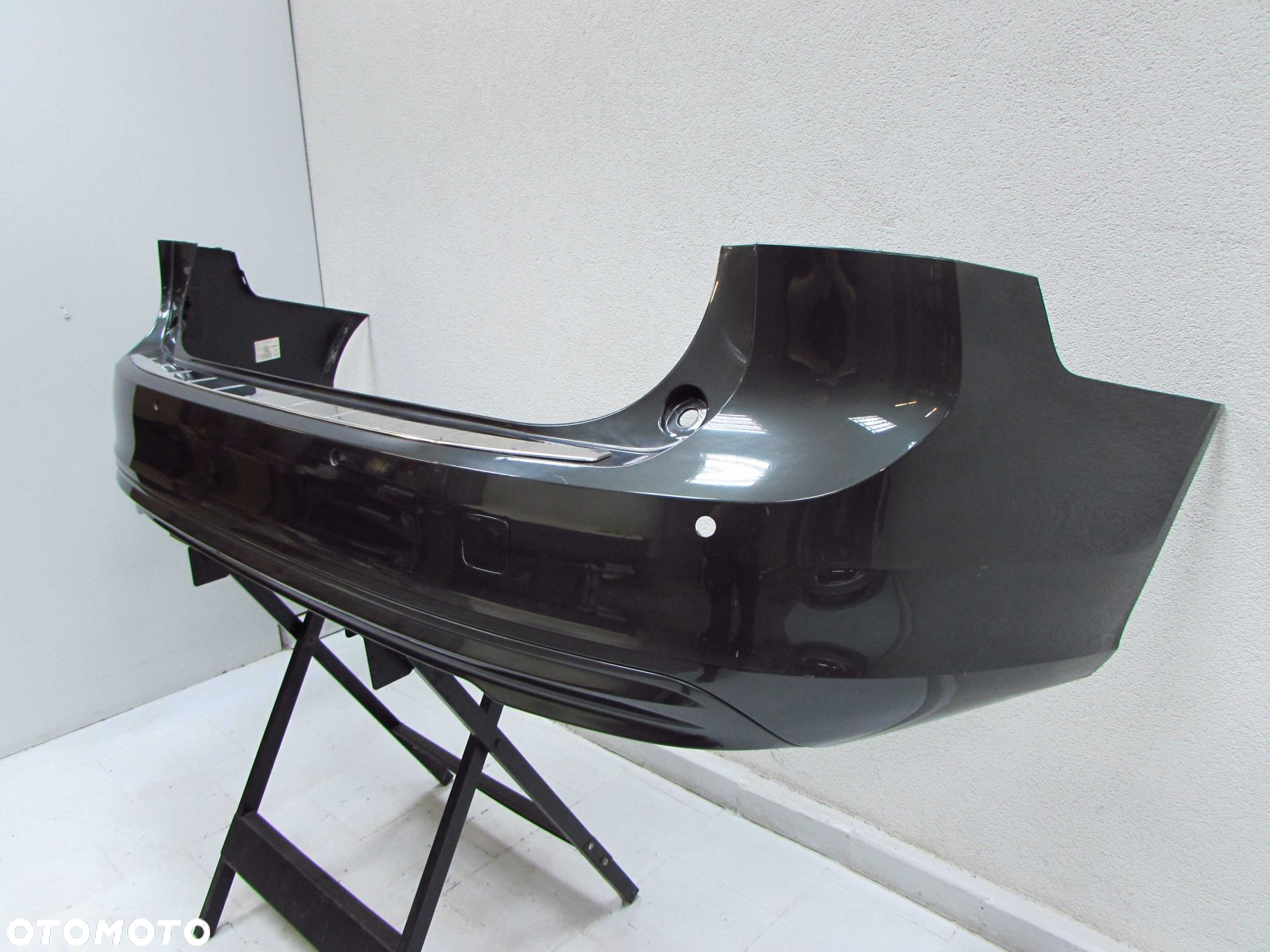 VOLVO V90 16- ZDERZAK TYL TYLNY 4X PDC LISTWA CHROM 724 - 3