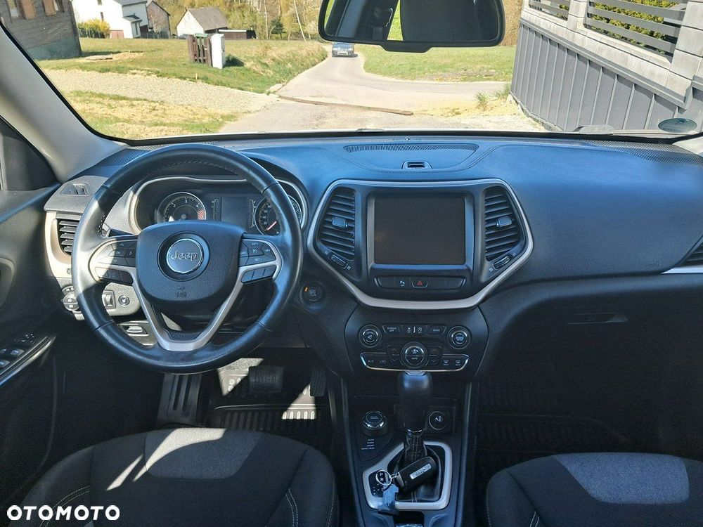 Jeep Cherokee - 14