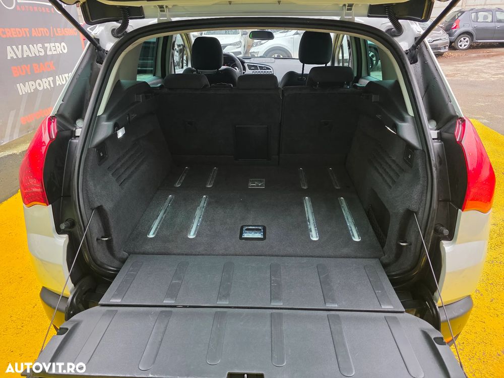 Peugeot 3008 Hybrid4 - 12