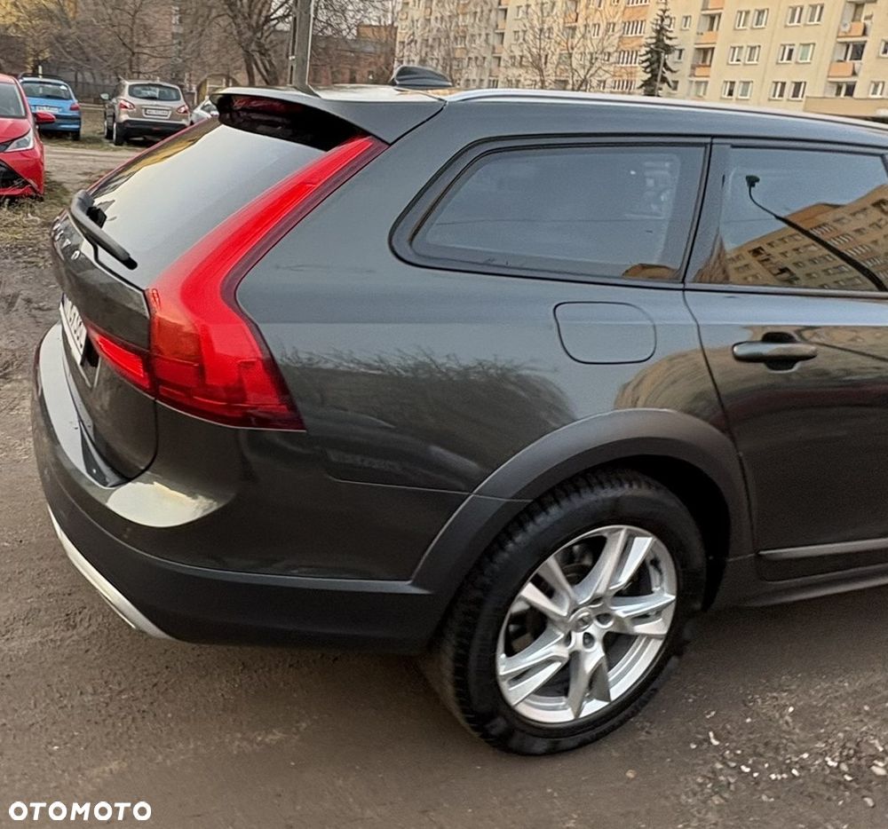 Volvo V90 D5 SCR AWD Momentum - 8