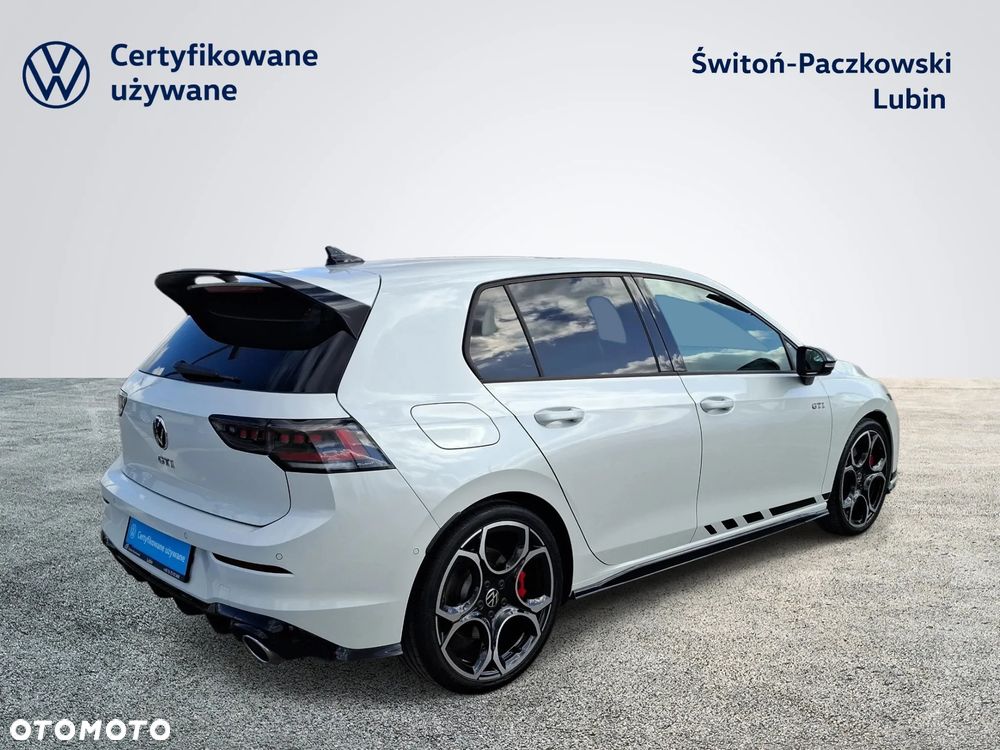 Volkswagen Golf - 2