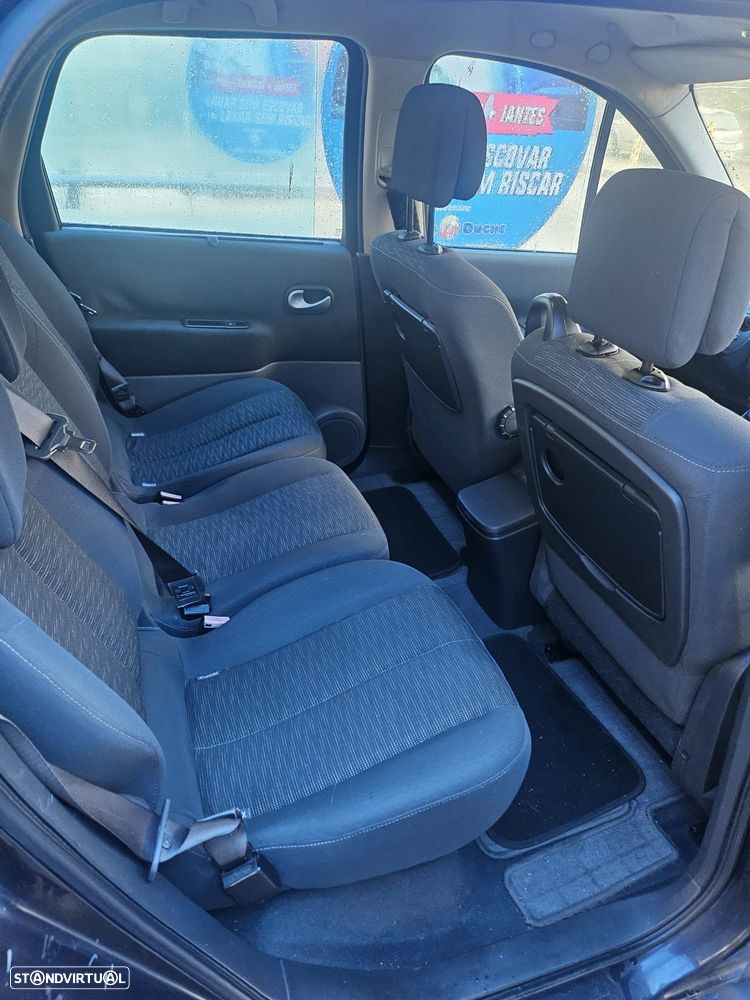 Renault Scénic 1.5 dCi Dynamique S - 4