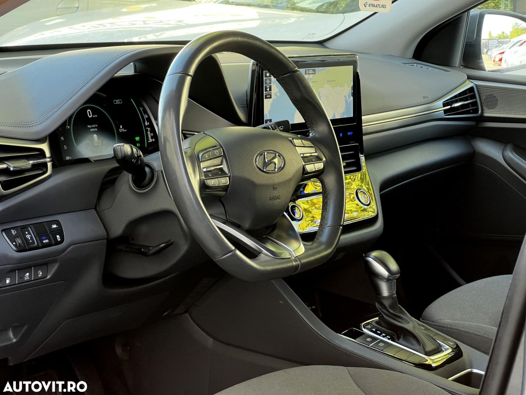 Hyundai IONIQ - 12