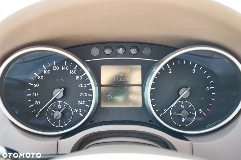 Mercedes-Benz ML - 22
