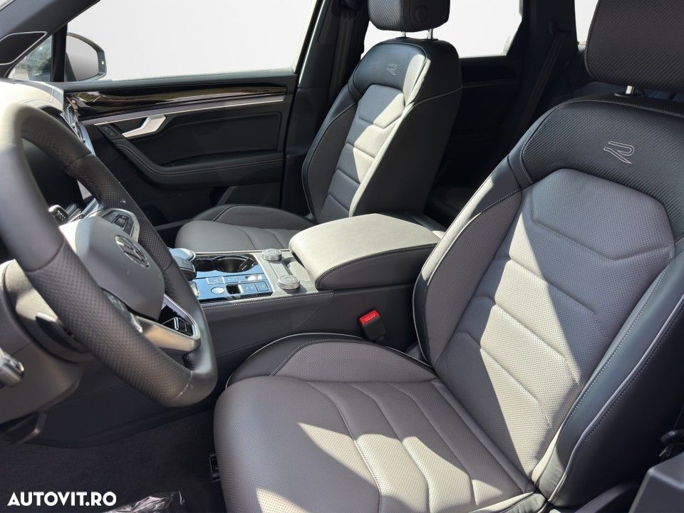 Volkswagen Touareg - 11