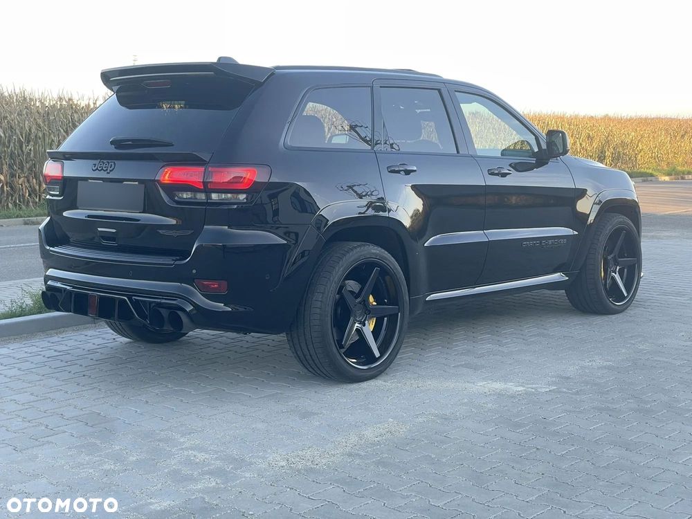 Jeep Grand Cherokee - 26