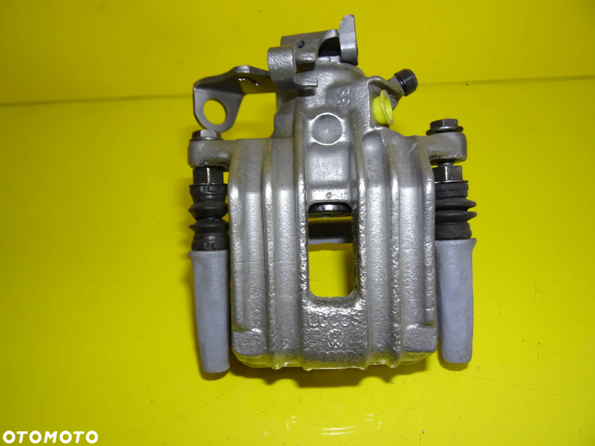 ZACISK ZACISKI HAMULCOWE KOMPLET PRAWY LEWY TYŁ VW GOLF IV Ø 38MM LUCAS NR1 - 2