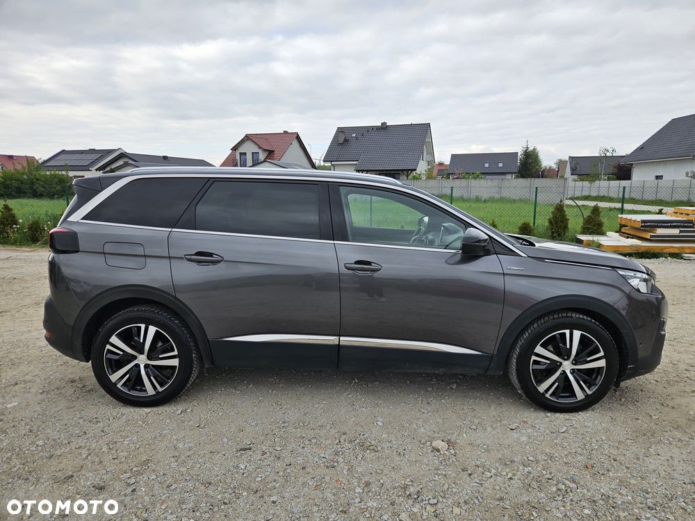 Peugeot 5008 - 8