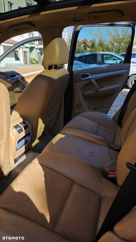 Porsche Cayenne Tiptronic S GTS - 8