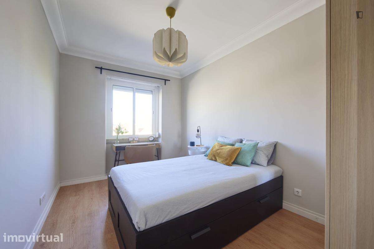 Quarto - localizado em Roma-Areeiro Lisbon - Grande imagem: 2/28
