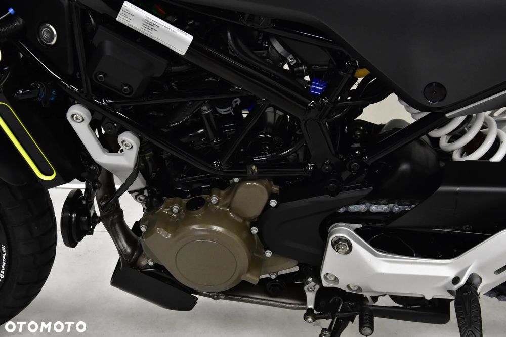 Husqvarna Svartpilen - 36