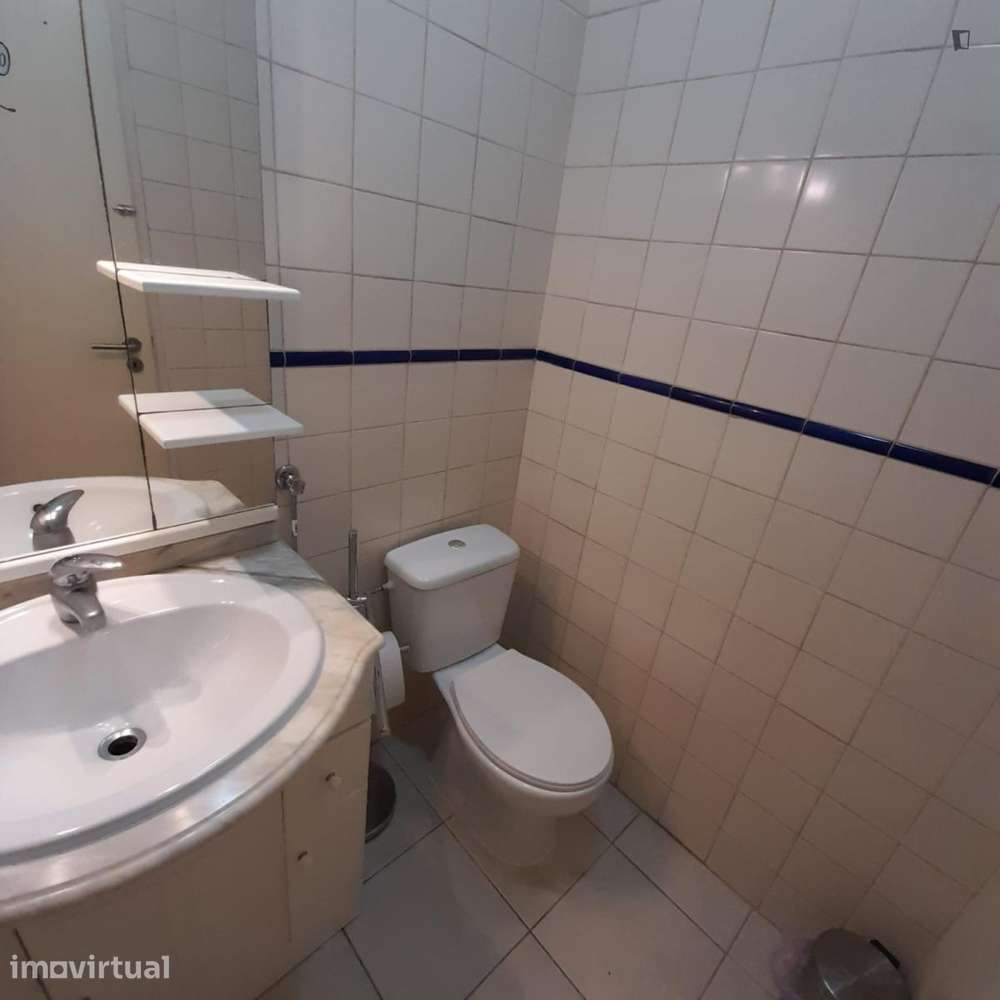Quarto - localizado em Carnide Lisbon - Grande imagem: 2/17
