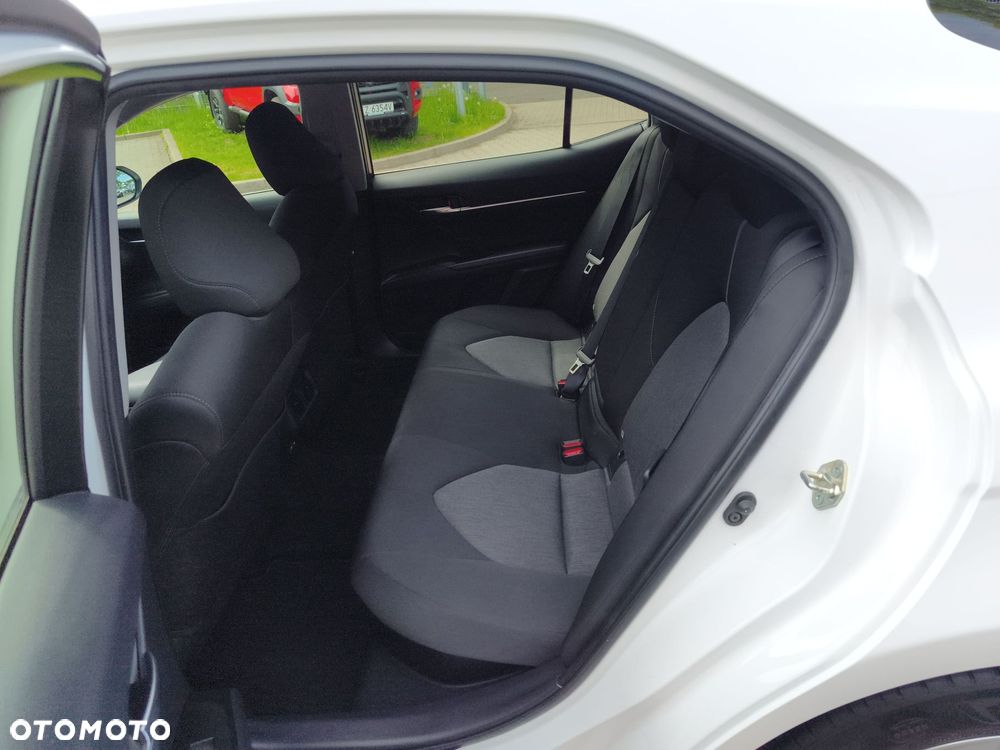 Toyota Camry 2.5 Hybrid Comfort CVT - 14