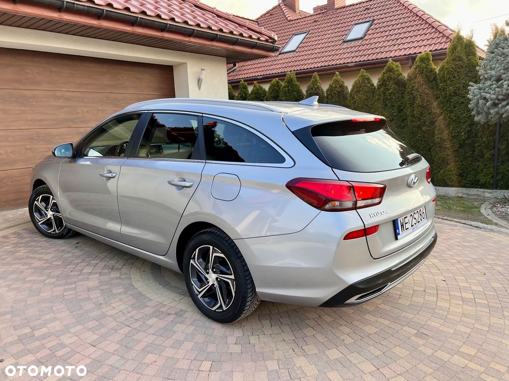 Hyundai i30 1.6 D Comfort - 25