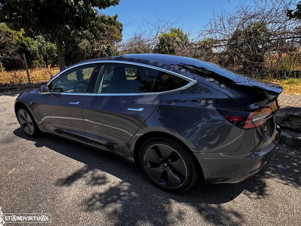 Tesla Model 3 - 9
