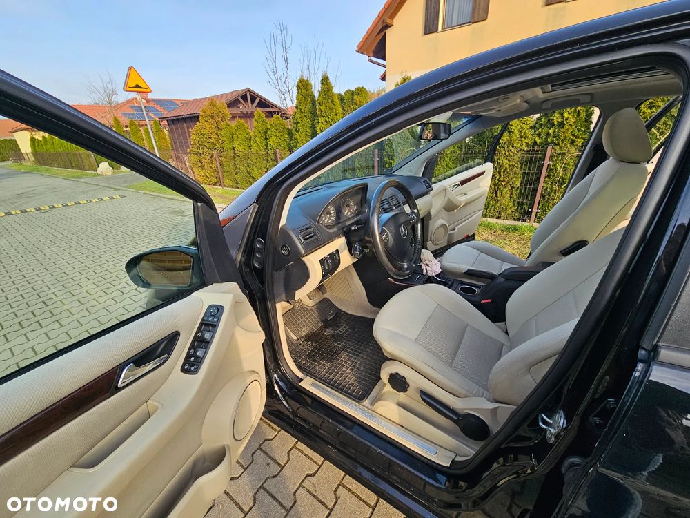 Mercedes-Benz Klasa A 180 CDI Avantgarde Edition 10 - 15