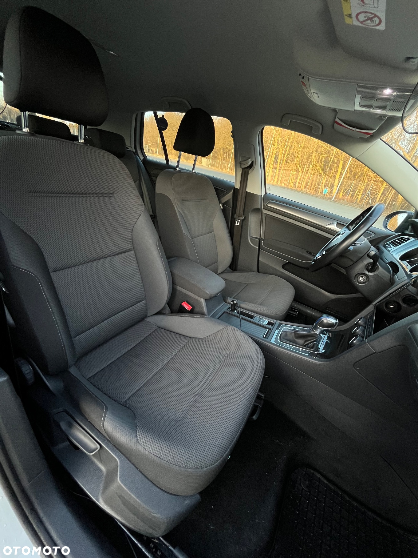 Volkswagen Golf e-Golf - 25