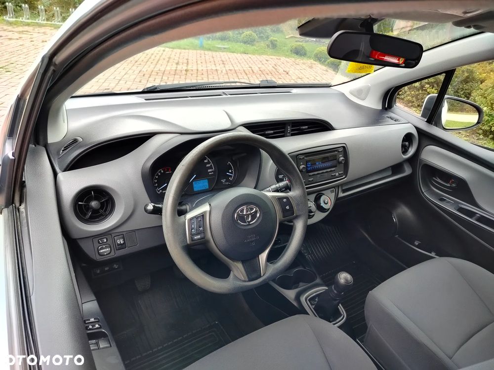 Toyota Yaris 1.0 Premium - 11