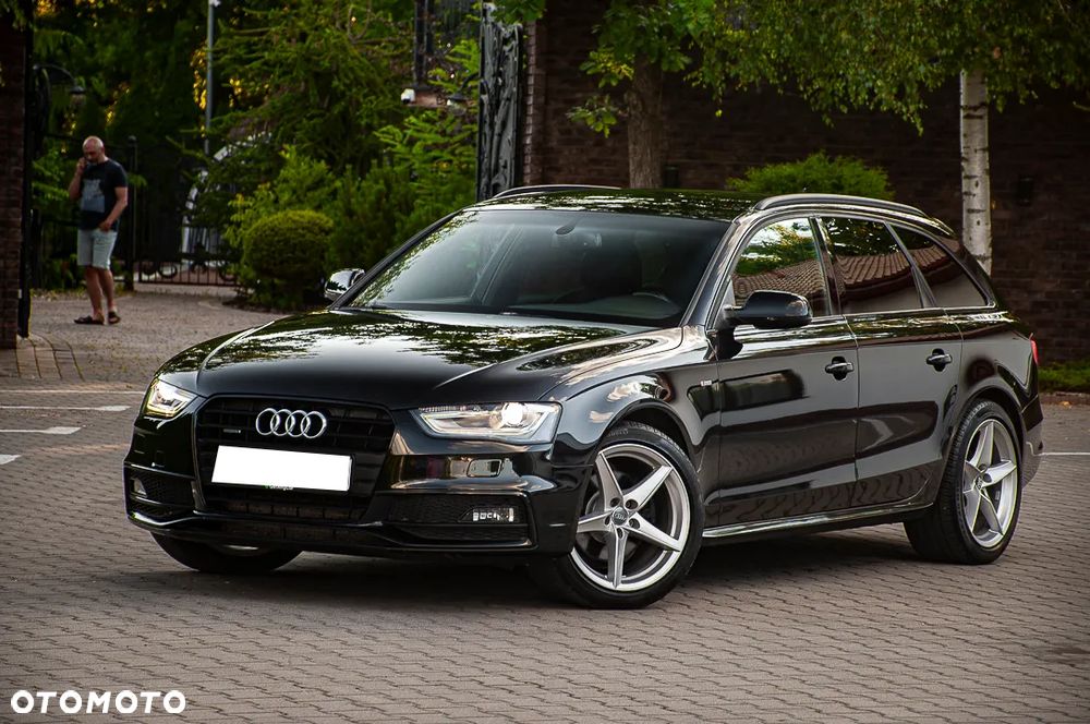 Audi A4 Avant 2.0 TDI DPF quattro S tronic S line Sportpaket - 2