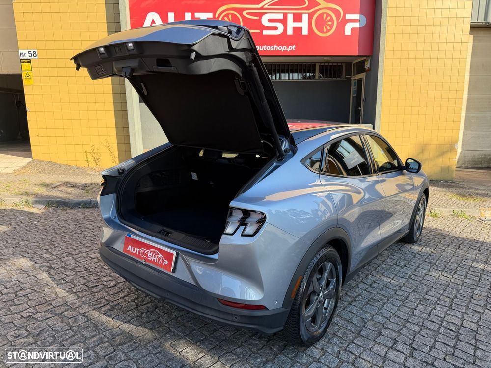 Ford Mustang Mach-E 75.7 kWh Base - 19