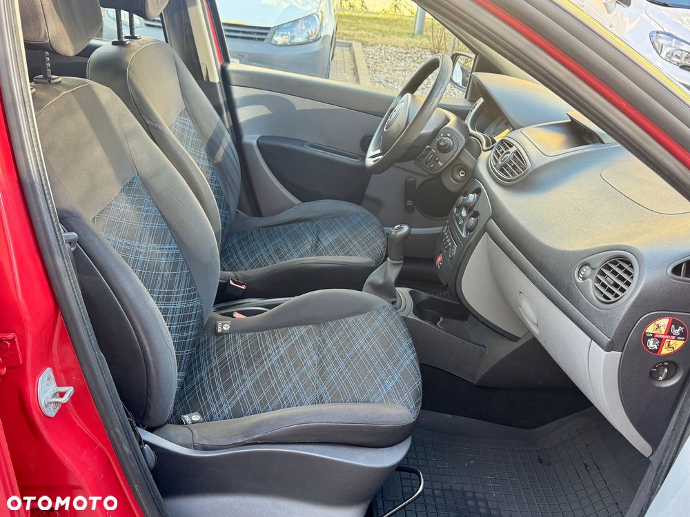 Renault Clio - 6