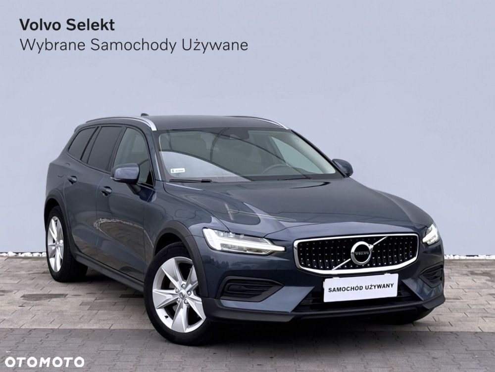 Volvo V60 Cross Country - 3