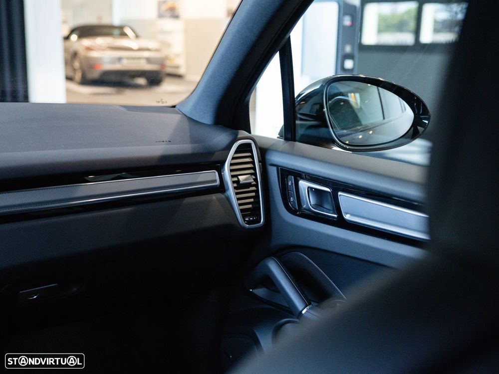 Porsche Cayenne E-Hybrid Platinum Edition - 40