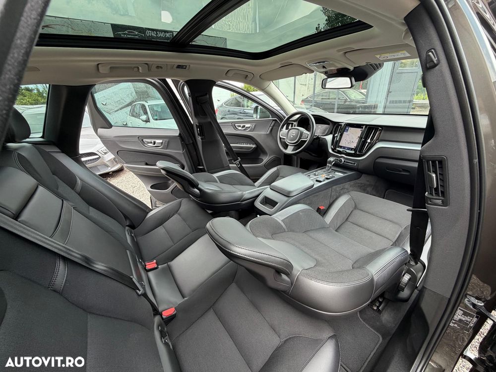 Volvo XC 60 D4 AWD Momentum - 25
