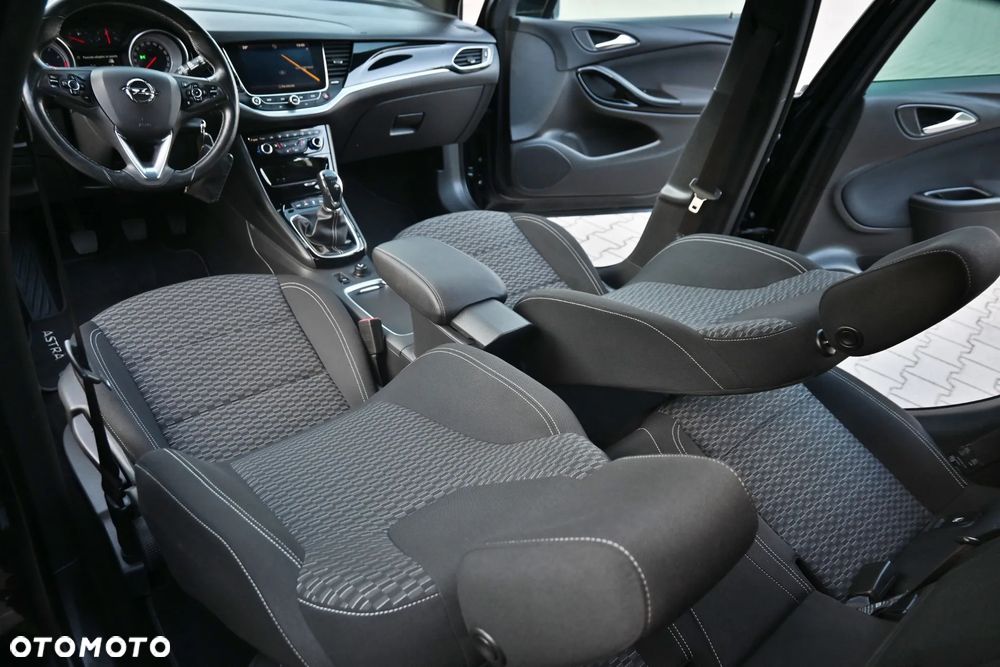 Opel Astra 1.4 T Dynamic S&S - 29