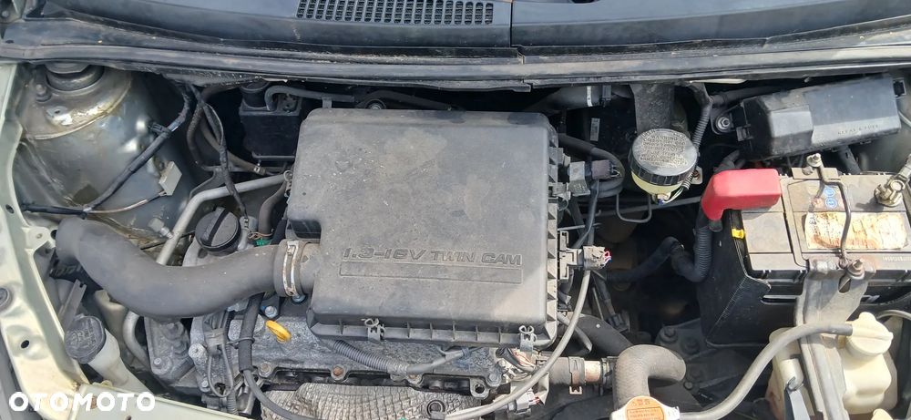 Daihatsu Sirion - 11