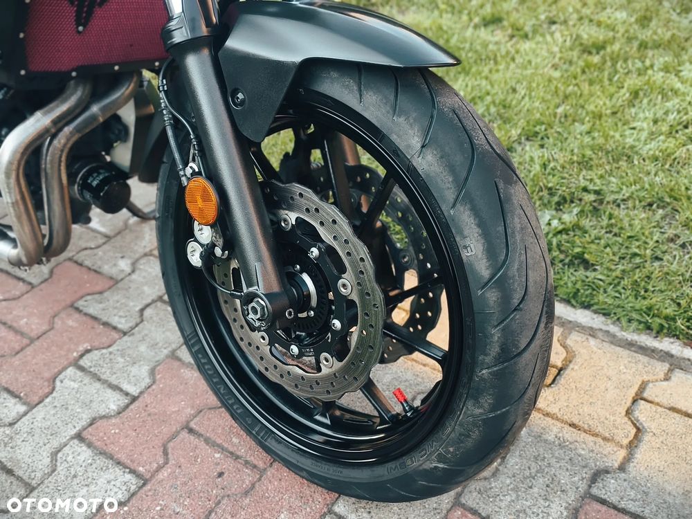 Yamaha MT - 9