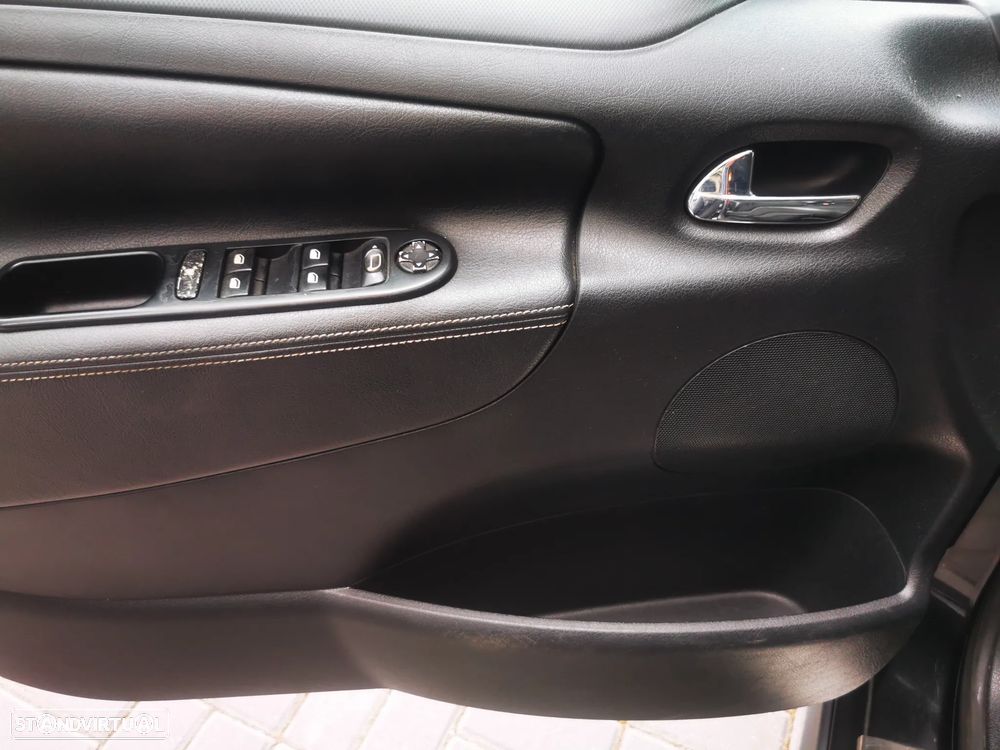 Peugeot 207 SW 1.6 HDi Outdoor FAP - 22