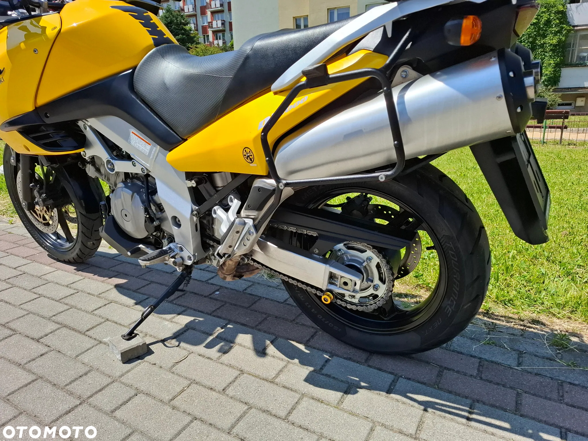 Suzuki DL - 27