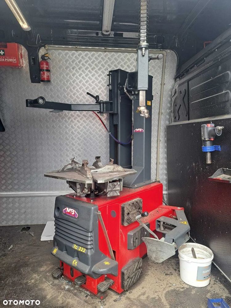 Iveco Daily | 3.0  180 KM | Mobilny serwis opon | - 17