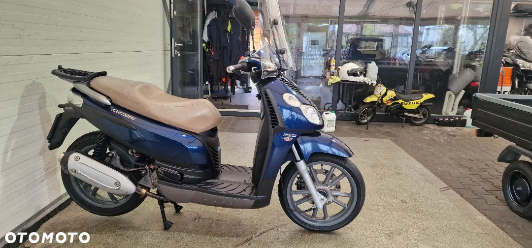 Piaggio Carnaby - 12