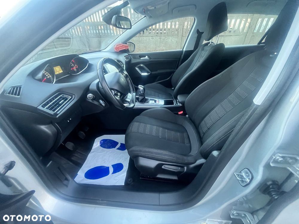 Peugeot 308 110 e-THP Stop & Start Allure - 10