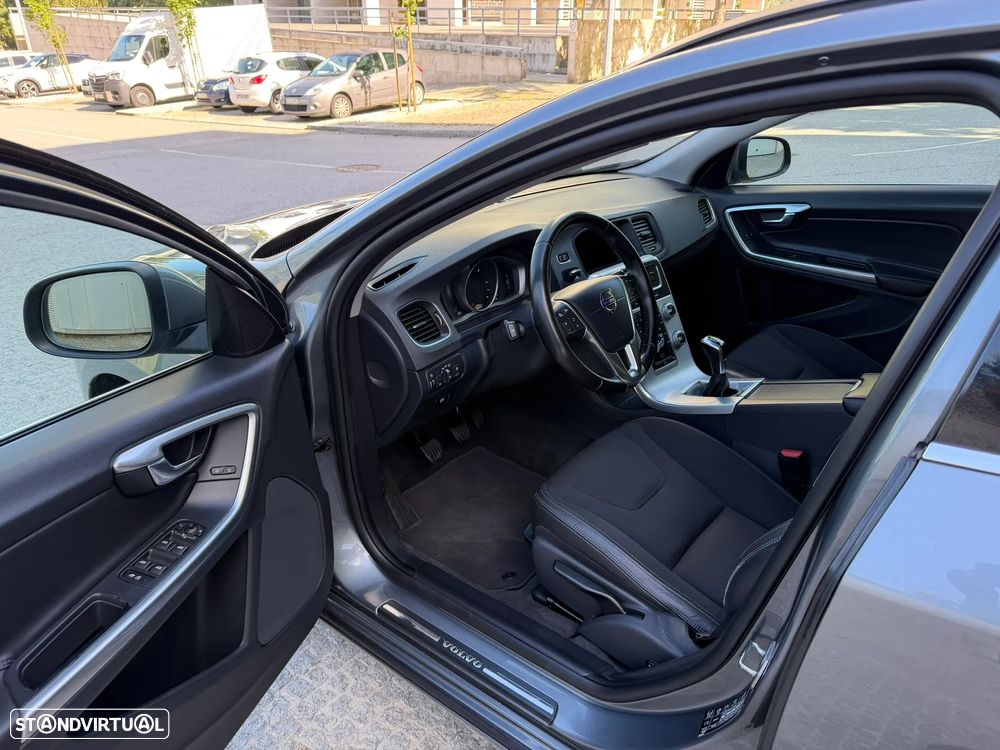 Volvo V60 2.0 D3 Summum - 5