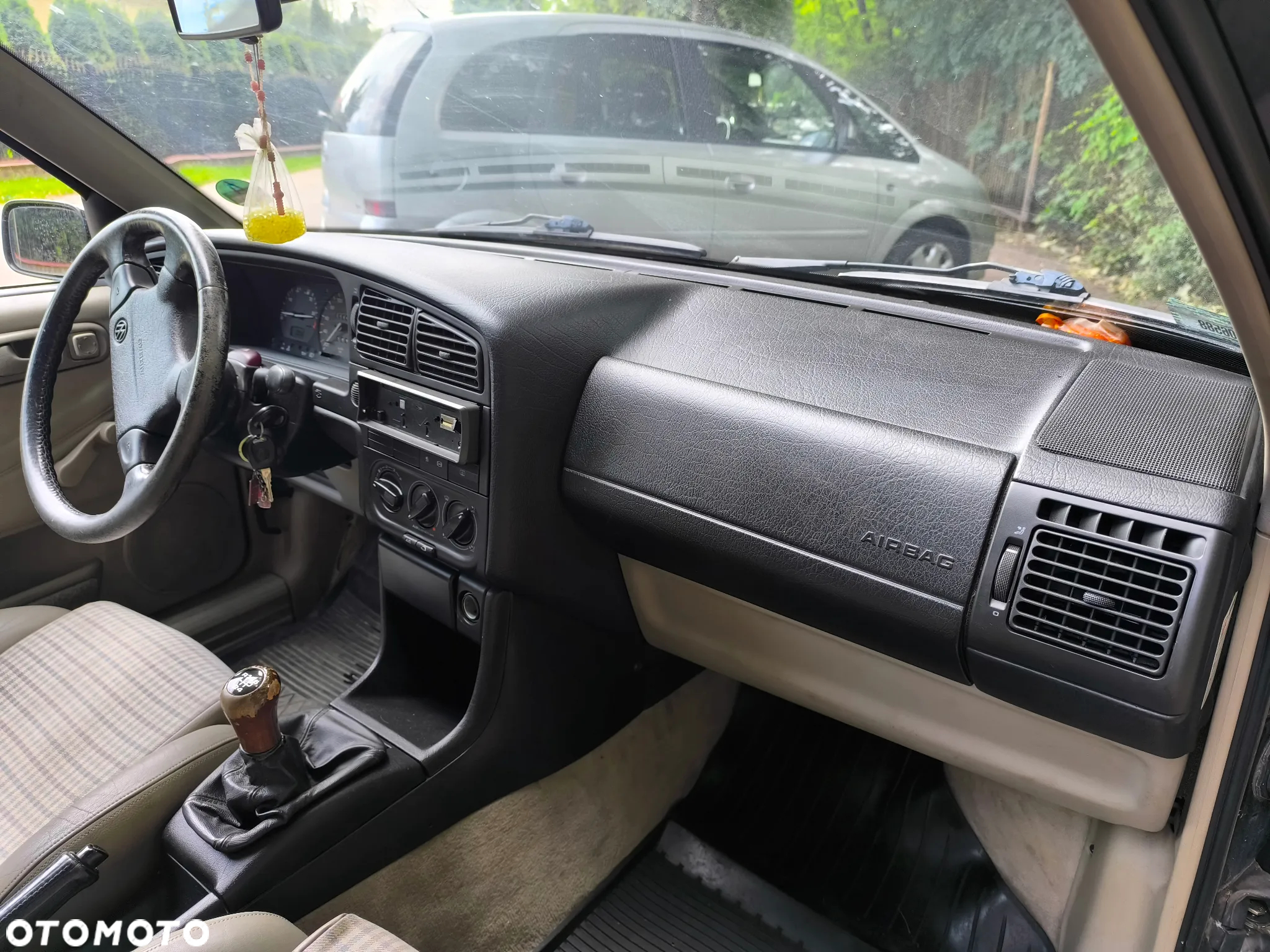 Volkswagen Passat - 14