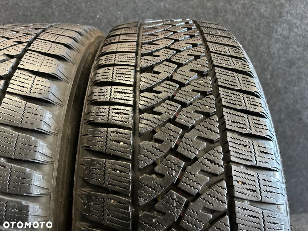 Bridgestone Blizzak W810 215/60/17C 2szt. - 3