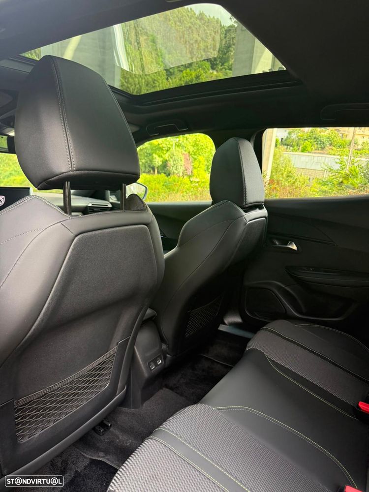 Peugeot 2008 1.2 Hybrid Style e-DCS6 - 10